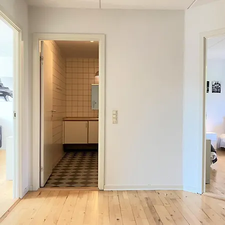 Two-bedroom Located In The Charming Of Apartment *